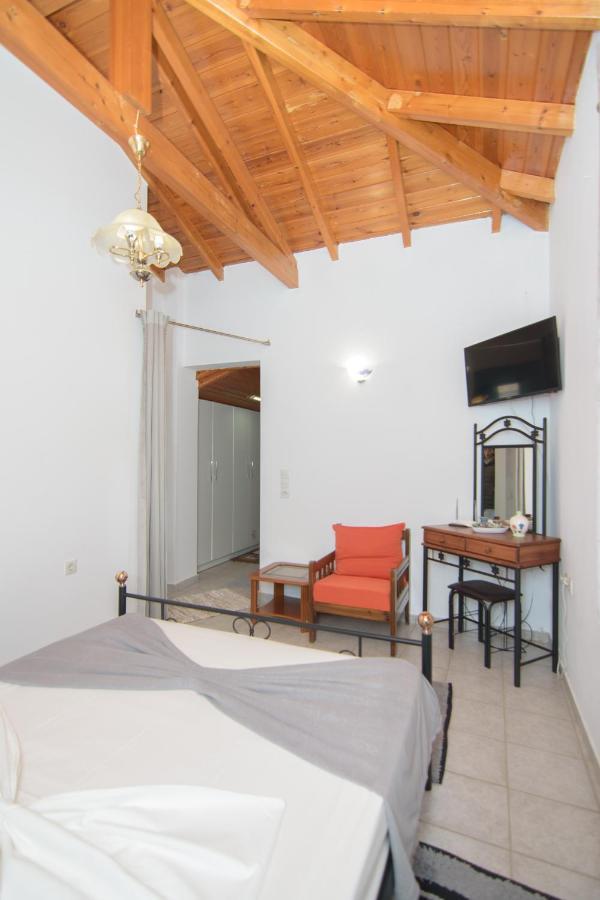 Samian Thalia Apartment Pagondas Exterior photo